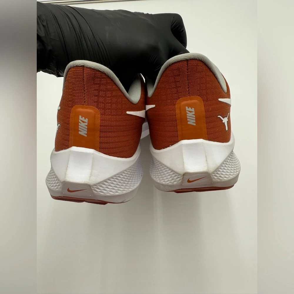 Nike Zoom Pegasus 39 Texas Longhorns Sneakers, Desert Orange/White, Sz Men’s 9.5